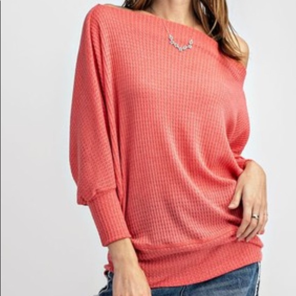 Easel Coral Top